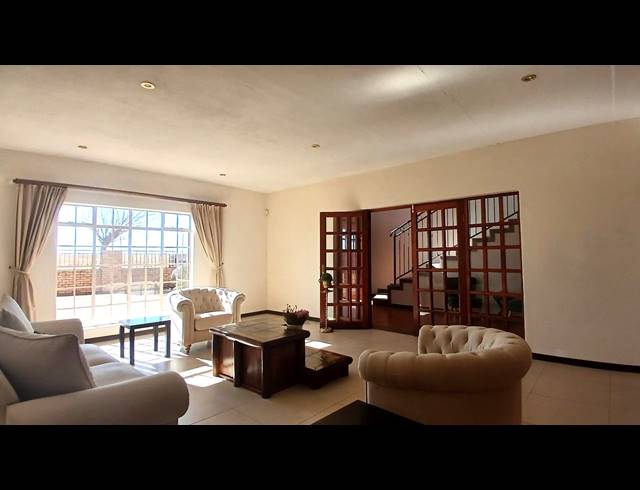 5 BEDROOM HOUSE FOR SALE IN GOLF PARK